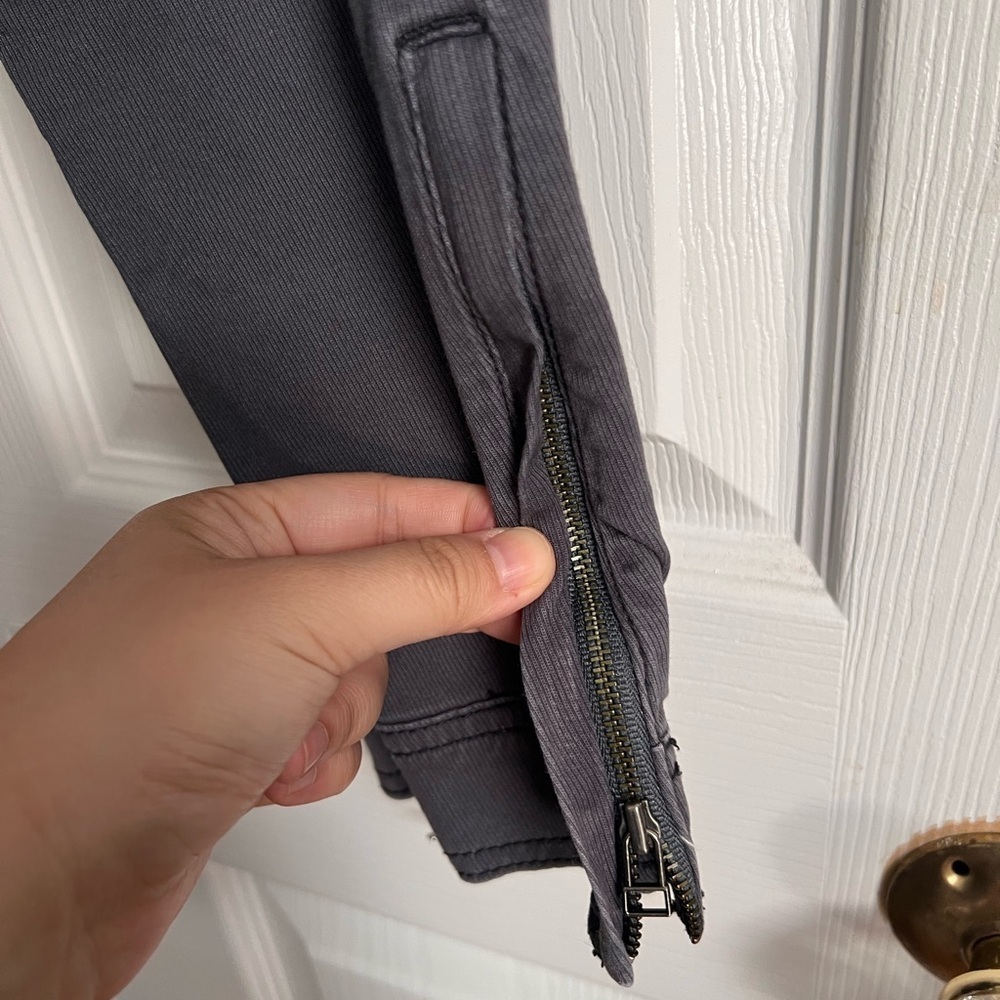 Gray Cargo Pants Anthropologie 2S​ - Picture 4 of 5
